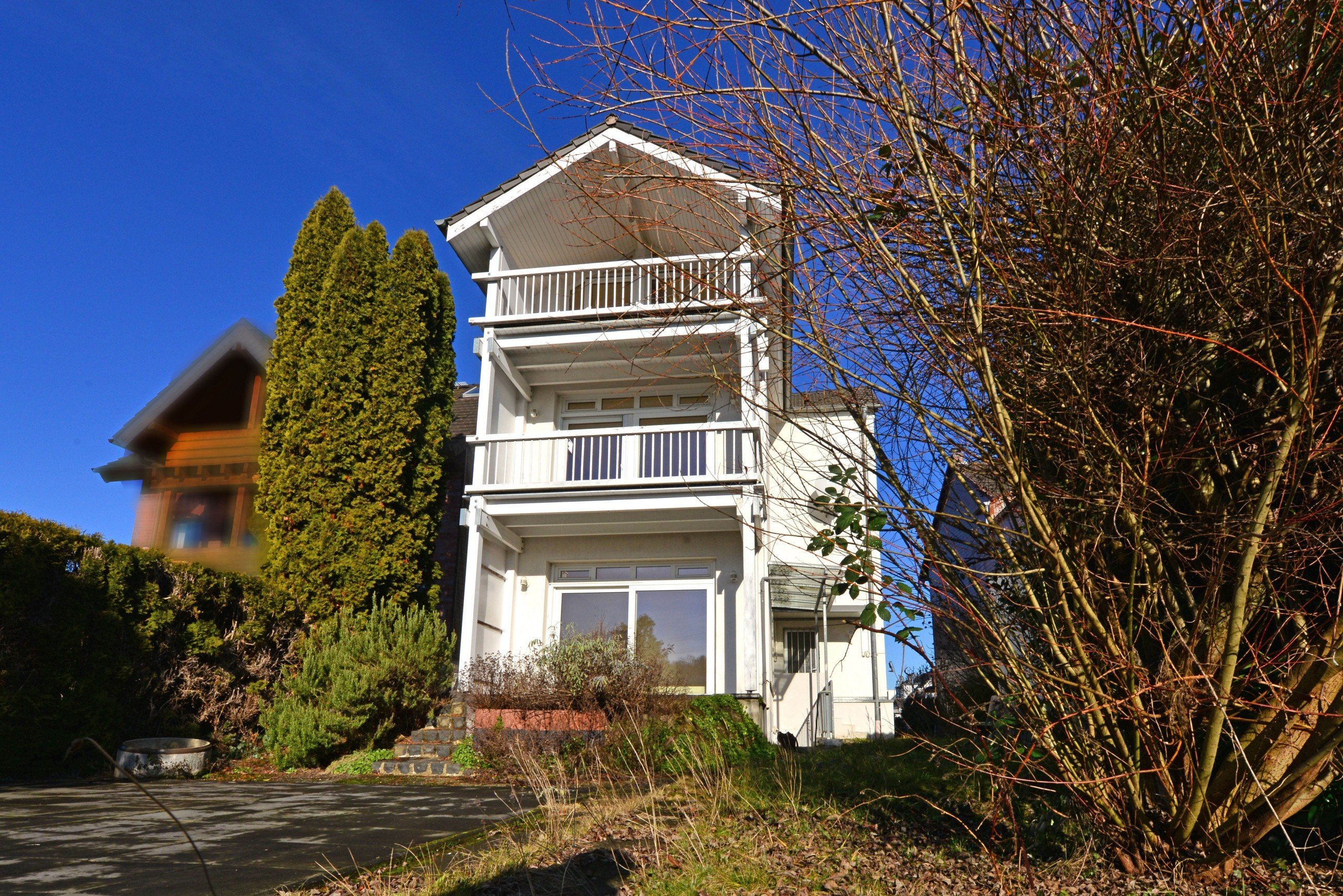 Foto Renditestarkes Mehrfamilienhaus mit 3 WE, Garten und Stellpl�tzen