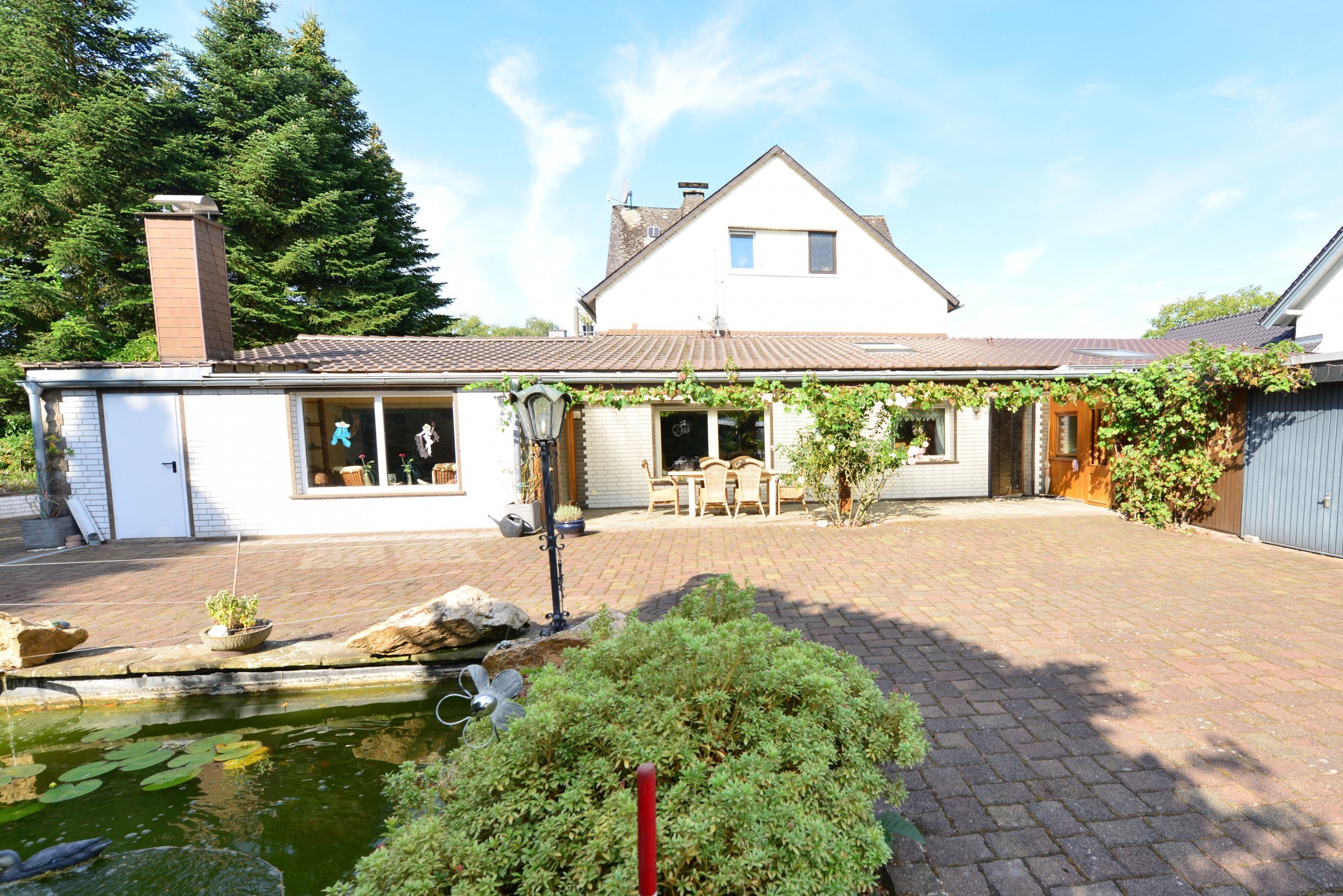 Foto Seltene Gelegenheit: Einfamilienhaus mit 6.837 m� Grundst�ck und Bebauungspotenzial