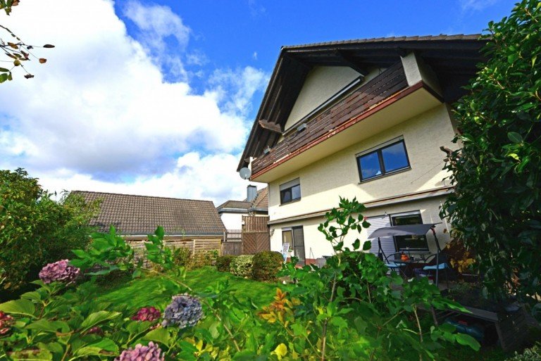 Au�enansicht Hennef - Lichtenberg Mehrfamilienhaus 4-Parteienhaus in Hennef-Lichtenberg