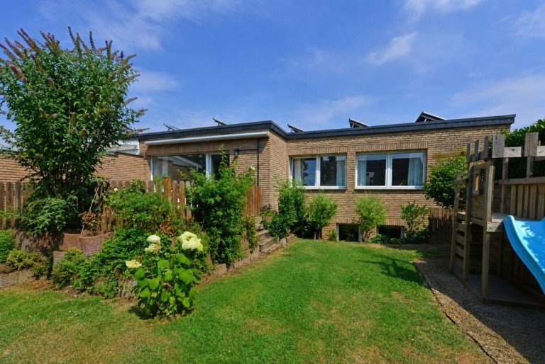 Hauptbild: Ankommen, einziehen - Moderner Bungalow mit Garten in Hennef-Rott