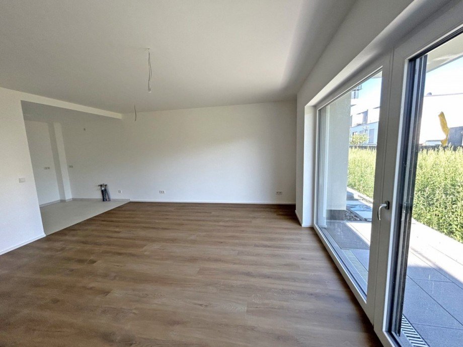 Wohn- / Esszimmer mit offener K�che WHG 4 Etagenwohnung Hennef