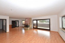 Wohnzimmer Gro�z�gige 3-Zimmer-Erdgeschosswohnung mit Kamin