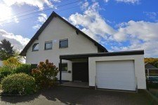 Hauptbild Mehrfamilienhaus mit zwei freien Wohnungen - Eigennutzung + attraktive Mieteinnahmen m�glich