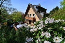 Au�enansicht Siegburg-Seligenthal: Solides Zweifamilienhaus in naturnaher Lage