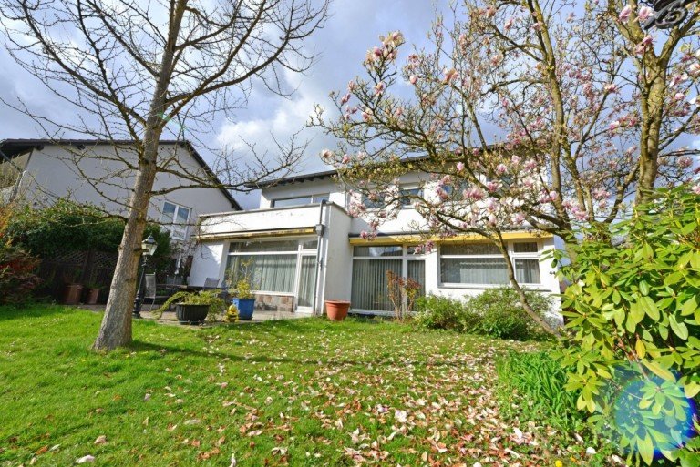 Hauptbild: Exklusive Lage Hennef: Einfamilienhaus am Kurpark mit gro�em Traumgrundst�ck