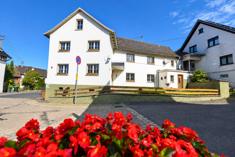 Au�enansicht Hennef - Lauthausen Einfamilienhaus Verkauf im Bieterverfahren: Charmantes Einfamilienhaus in Hennef-Lauthausen