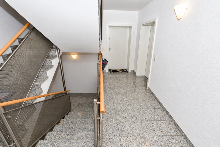 Treppenhaus Etagenwohnung K�ln