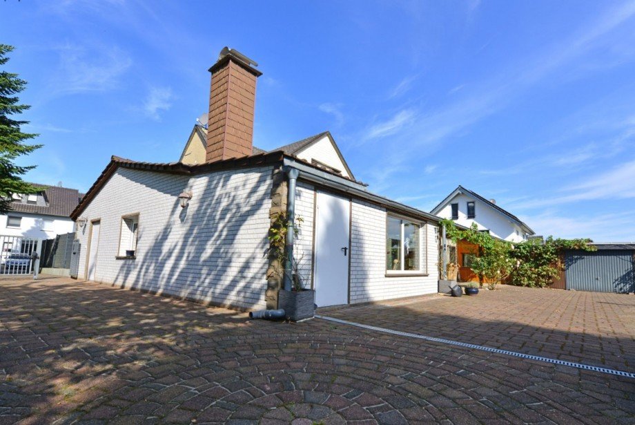 Seitenansicht Einfamilienhaus Hennef