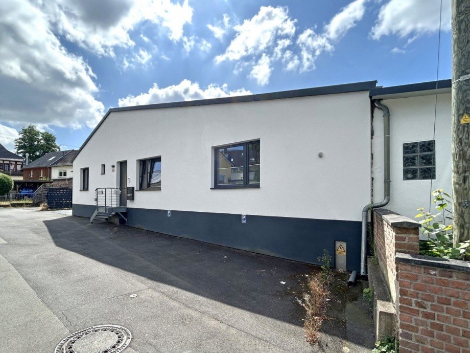 Ansicht Stra�e B�rohaus Hennef
