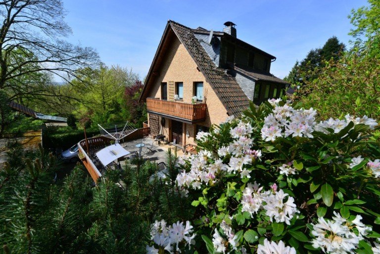 Au�enansicht Siegburg - Seligenthal Zweifamilienhaus Zweifamilienhaus mit gro�em Grundst�ck in ruhiger Lage von Siegburg Seligenthal
