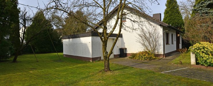 Köln-Lind: Bungalow mit möglicher zusätzlicher Bebauung auf 1.025 m² Grundstück
