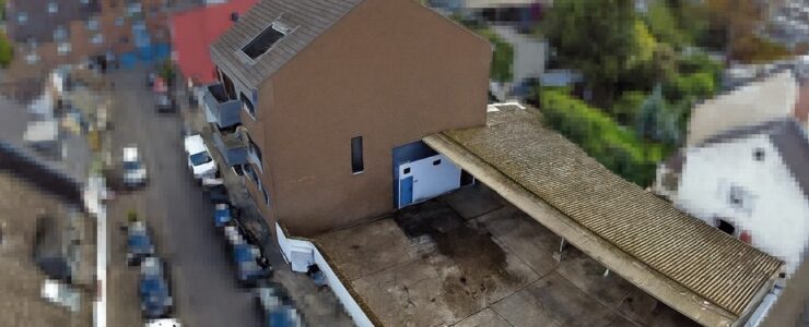 Vielseitiges Mehrfamilienhaus mit Gewerbeeinheiten und Entwicklungspotenzial in Köln-Rodenkirchen