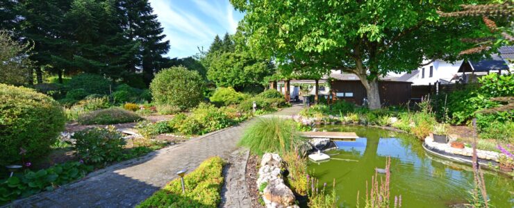 Hennef Blankenberg: Charmantes Haus mit 6.800 m² Land, Nebengebäuden und Baureserve